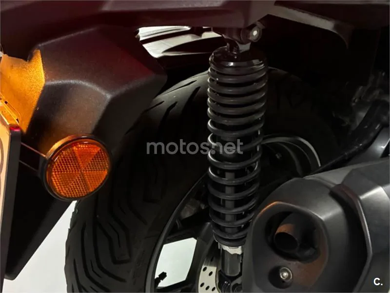 Yamaha XMAX 300 - Vista 7