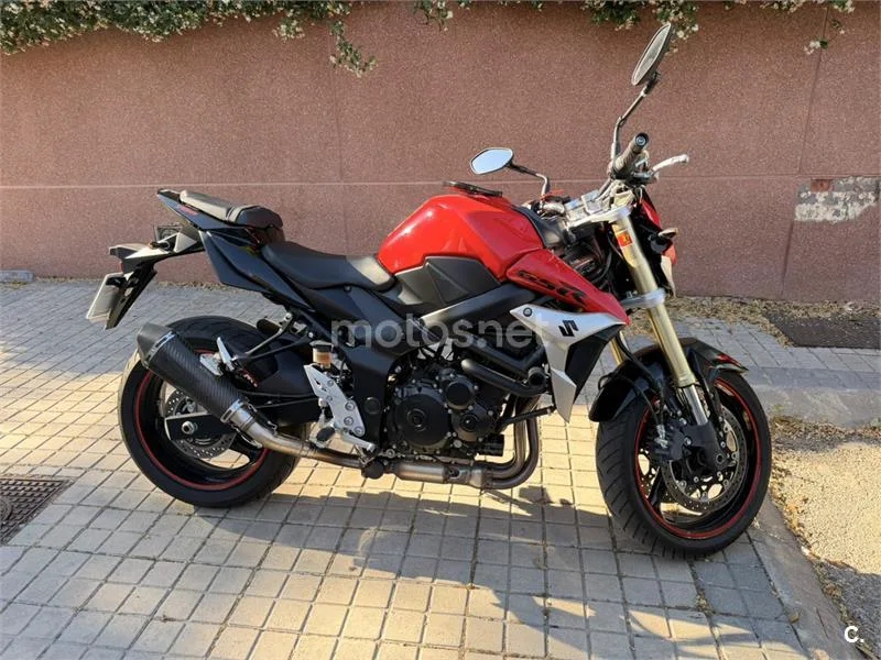 Suzuki GSR750 - Vista 3
