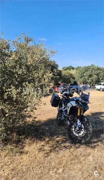 Triumph Tiger 900 - Vista 5