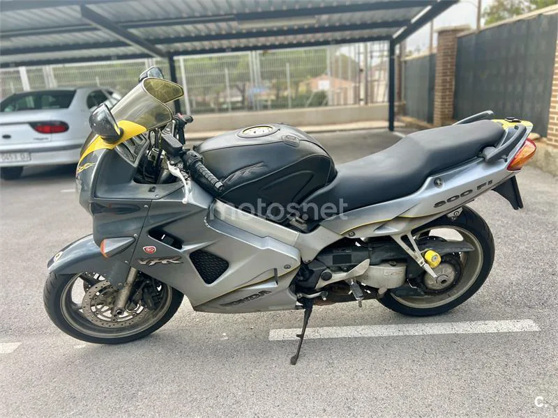 Honda VFR800F - Vista 4