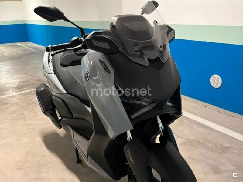 Yamaha XMAX 300 - Vista 4