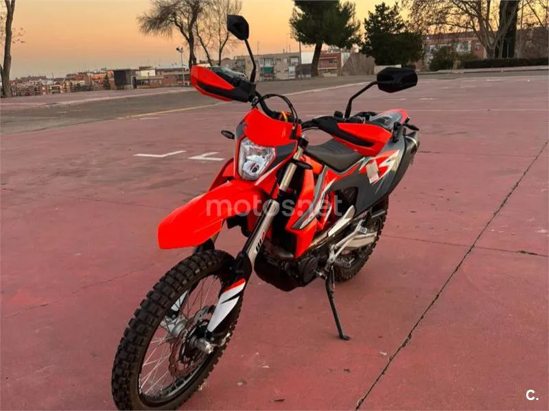 KTM 690 Enduro R - Vista 3
