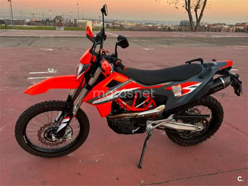 KTM 690 Enduro R - Vista 4