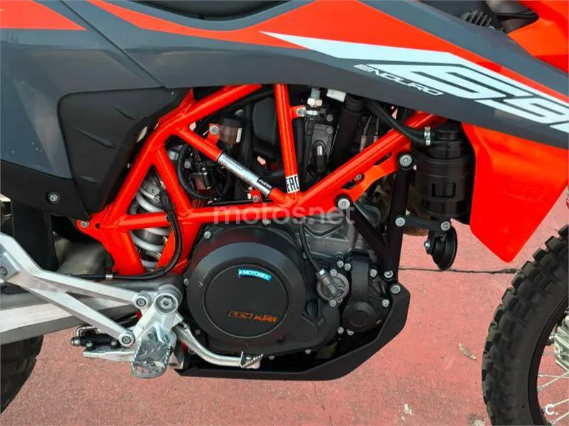 KTM 690 Enduro R - Vista 6