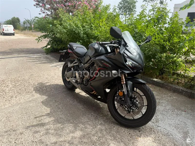 Honda CBR650R - Vista 6