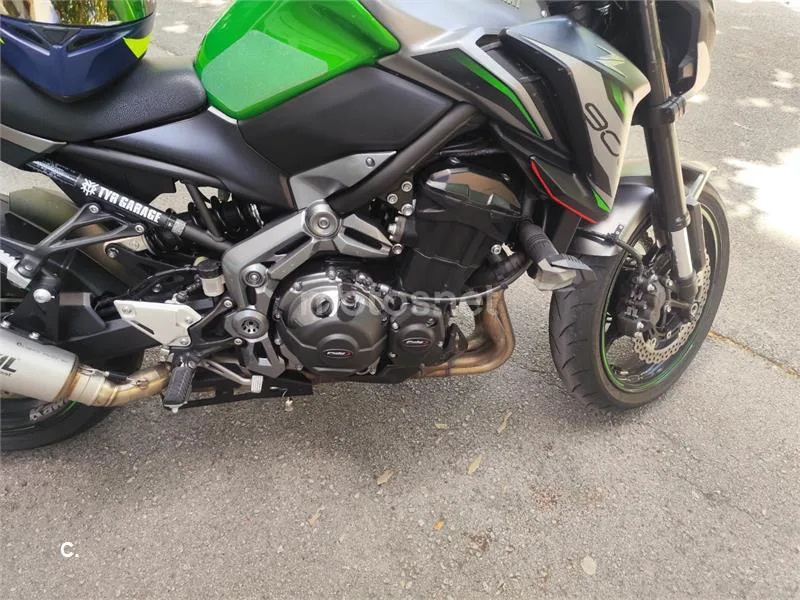 Kawasaki Z900 - Vista 3