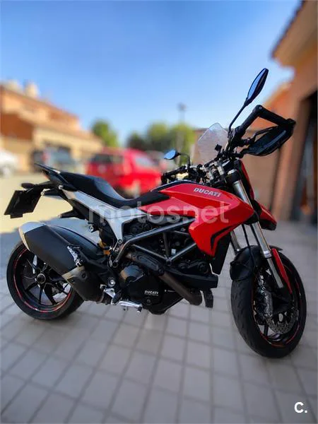 Ducati Hyperstrada 939 - Vista 4