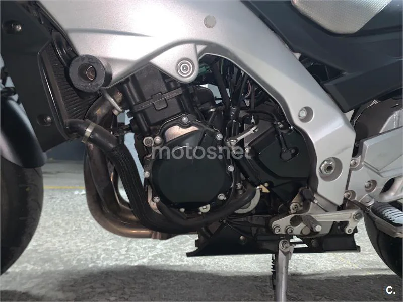 Suzuki GSR600 - Vista 21