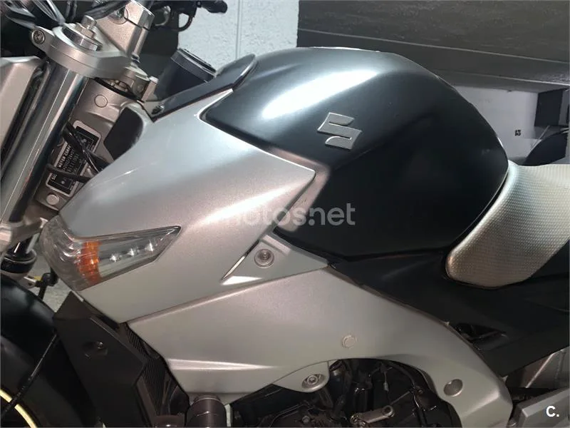 Suzuki GSR600 - Vista 22