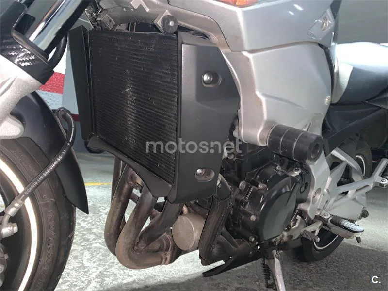 Suzuki GSR600 - Vista 23