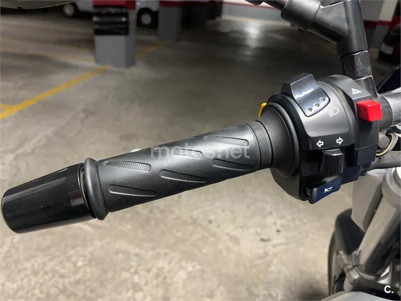 Suzuki GSR600 - Vista 29