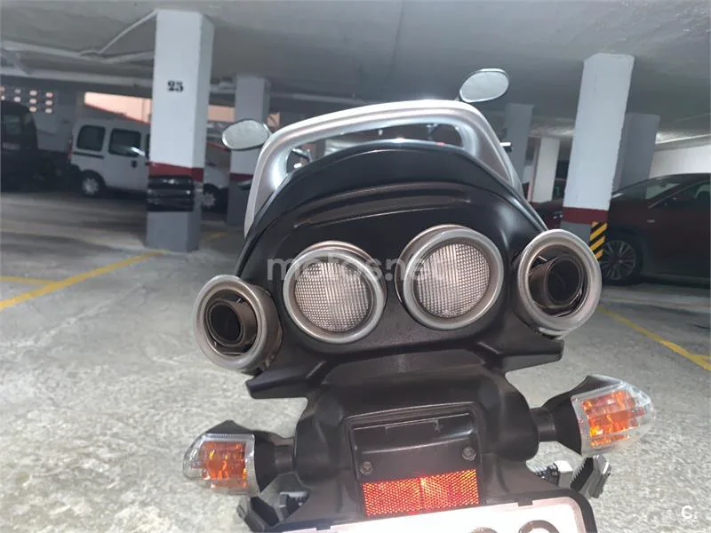 Suzuki GSR600 - Vista 6