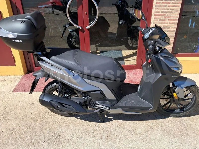 Yamaha XMAX 125 - Vista 20