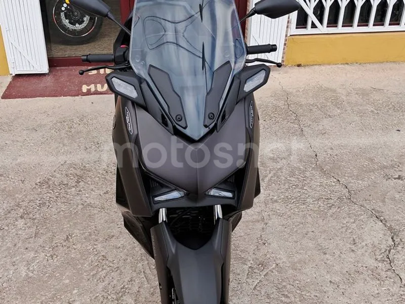 Yamaha XMAX 125 - Vista 4