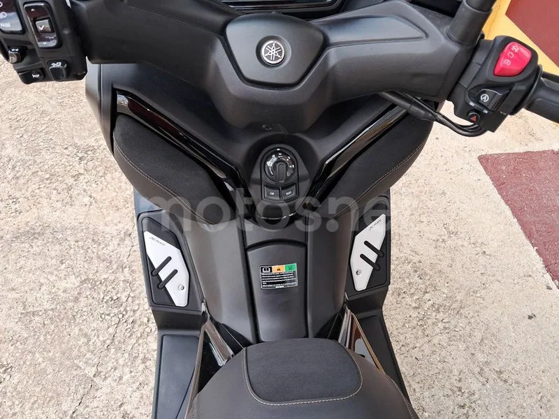 Yamaha XMAX 125 - Vista 10