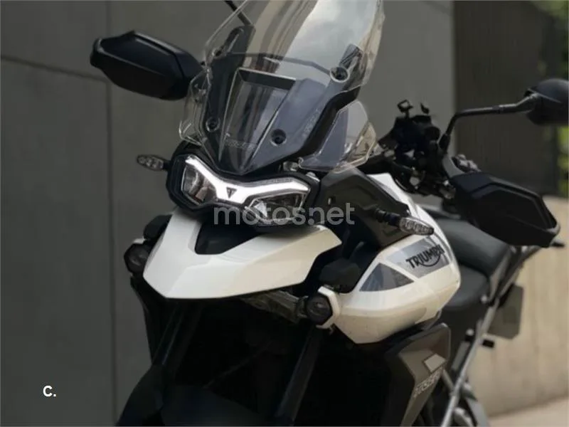Triumph Tiger 900 - Vista 11