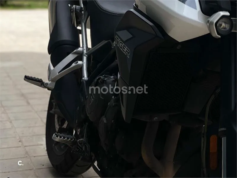 Triumph Tiger 900 - Vista 3