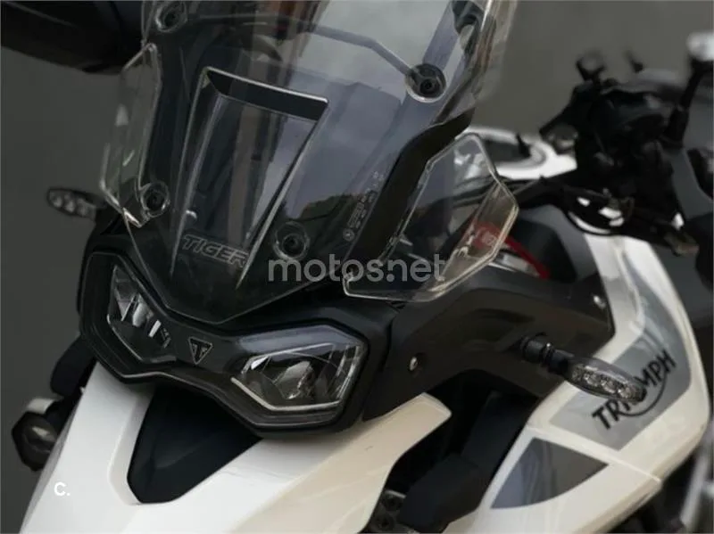 Triumph Tiger 900 - Vista 9