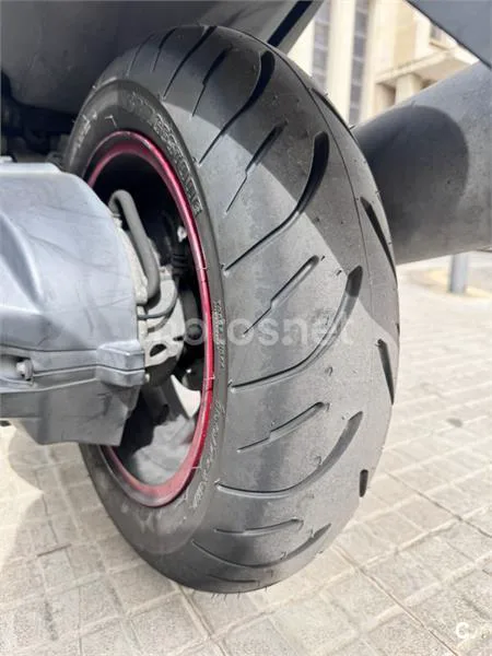 Suzuki Burgman 400 2500 € 2017 Barcelona - 1