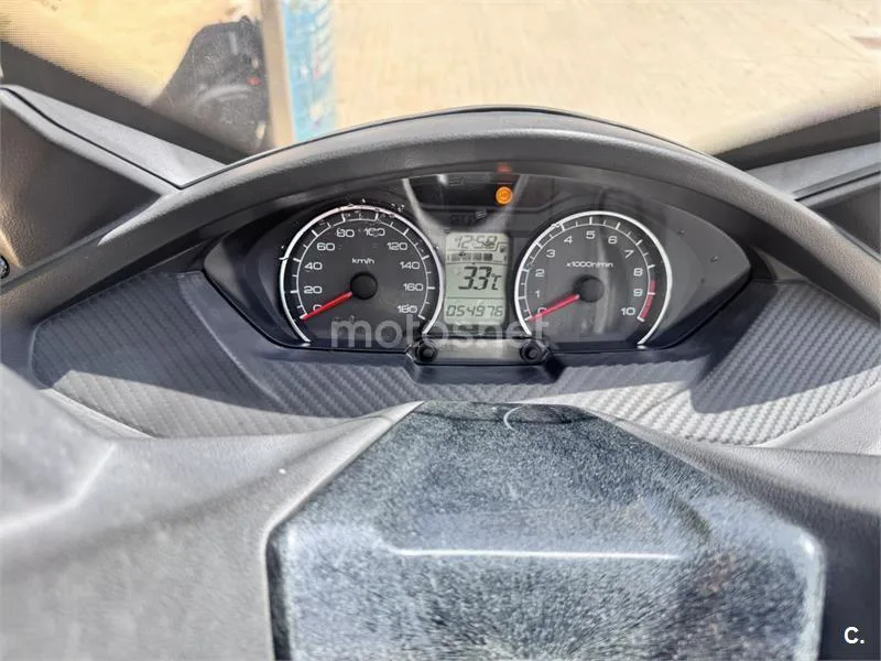 Suzuki Burgman 400 - Vista 5
