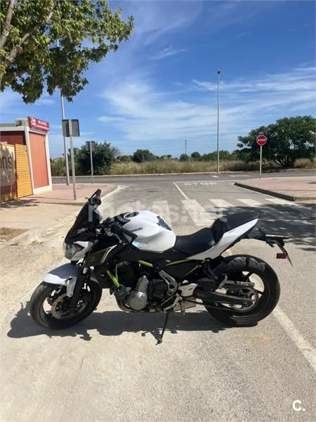 Kawasaki Z650 - Vista 4