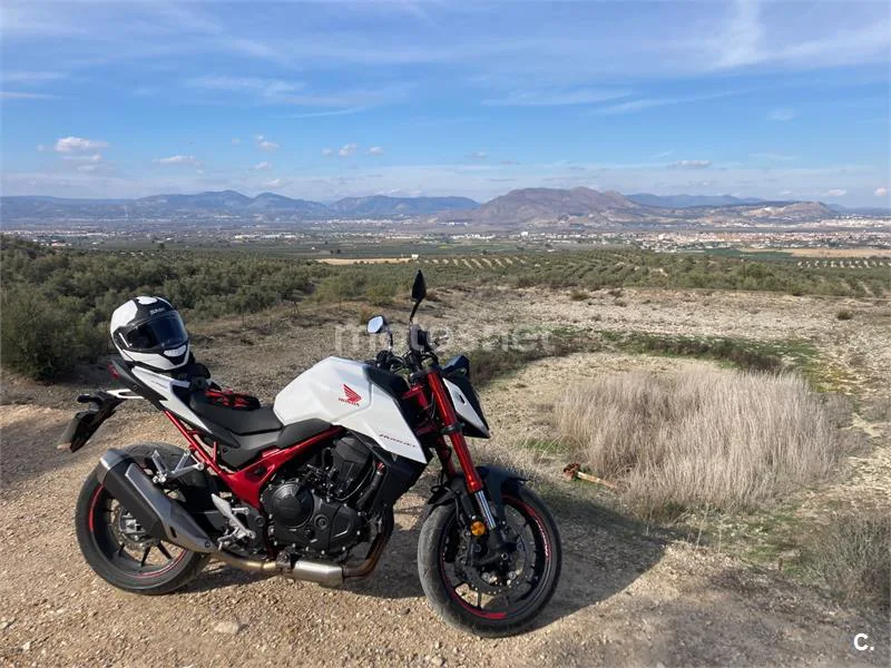 Honda CB750 Hornet - Vista 3