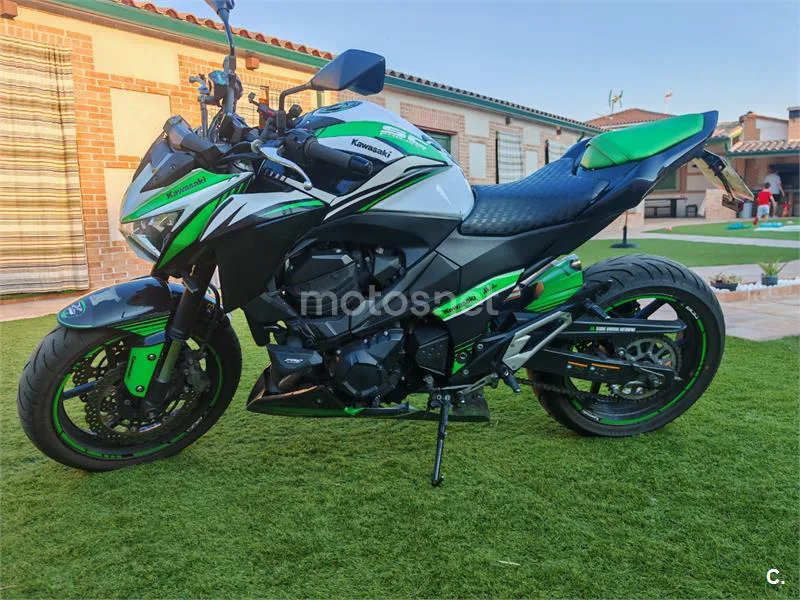 Kawasaki Z800 - Vista 4
