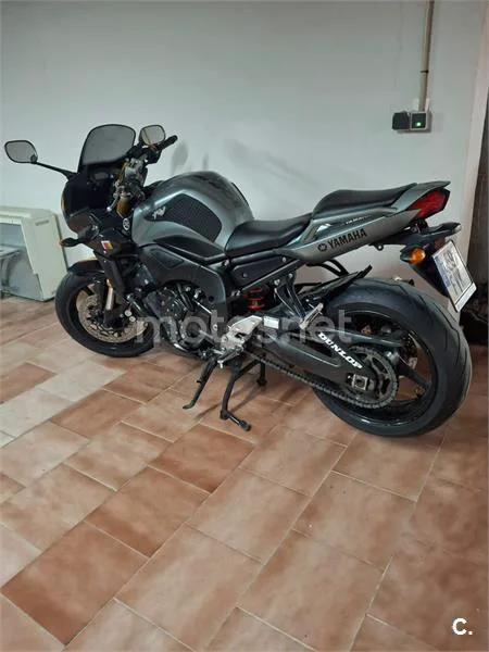 Yamaha FZ1 Fazer - Vista 3