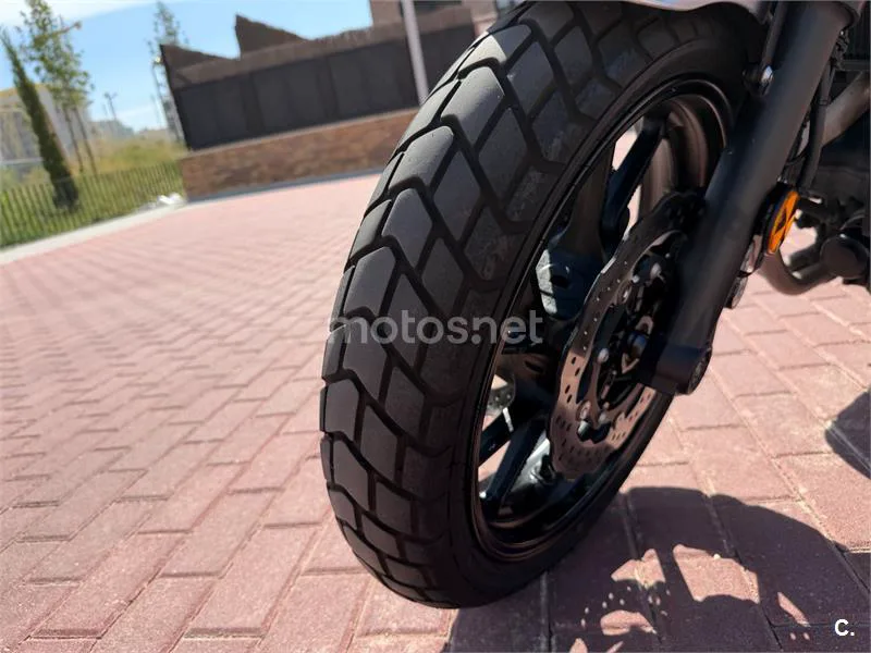 Yamaha XSR700 - Vista 11