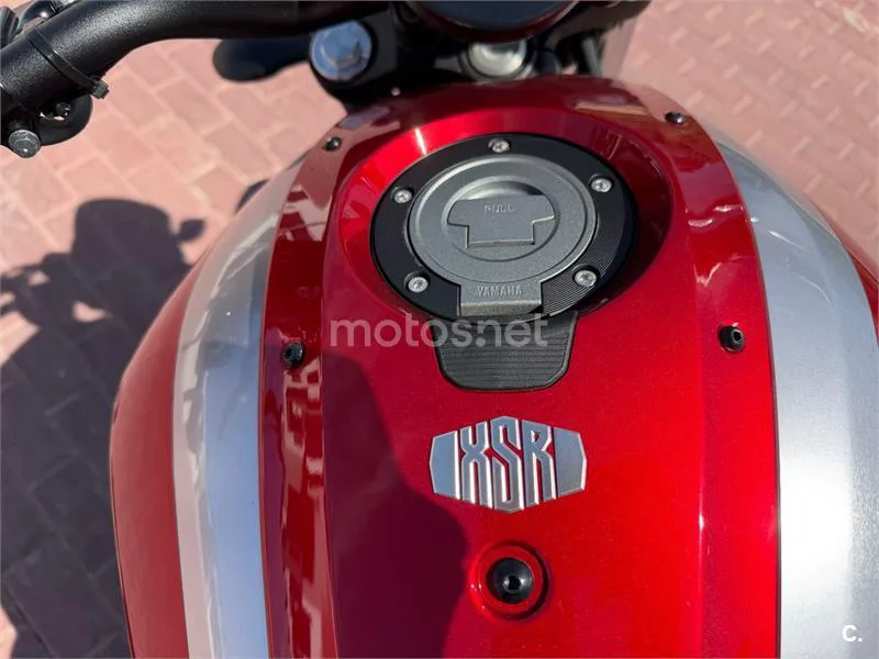 Yamaha XSR700 - Vista 12