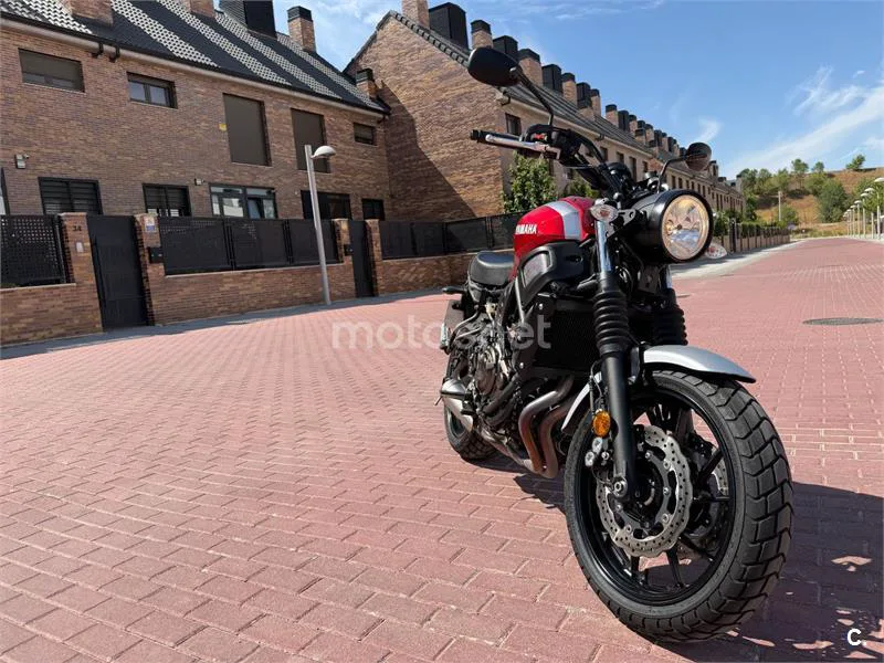 Yamaha XSR700 - Vista 3