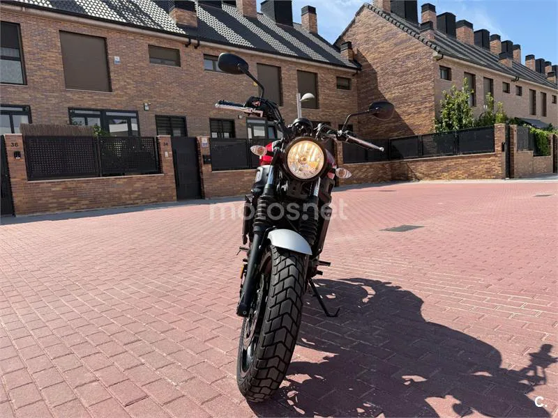 Yamaha XSR700 - Vista 4