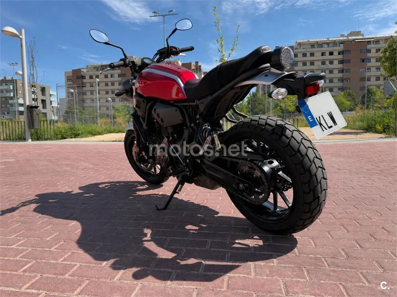 Yamaha XSR700 - Vista 7