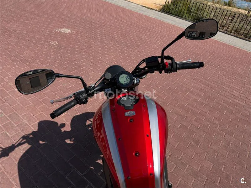 Yamaha XSR700 - Vista 9