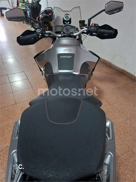 KTM 1290 Super Duke GT - Vista 11