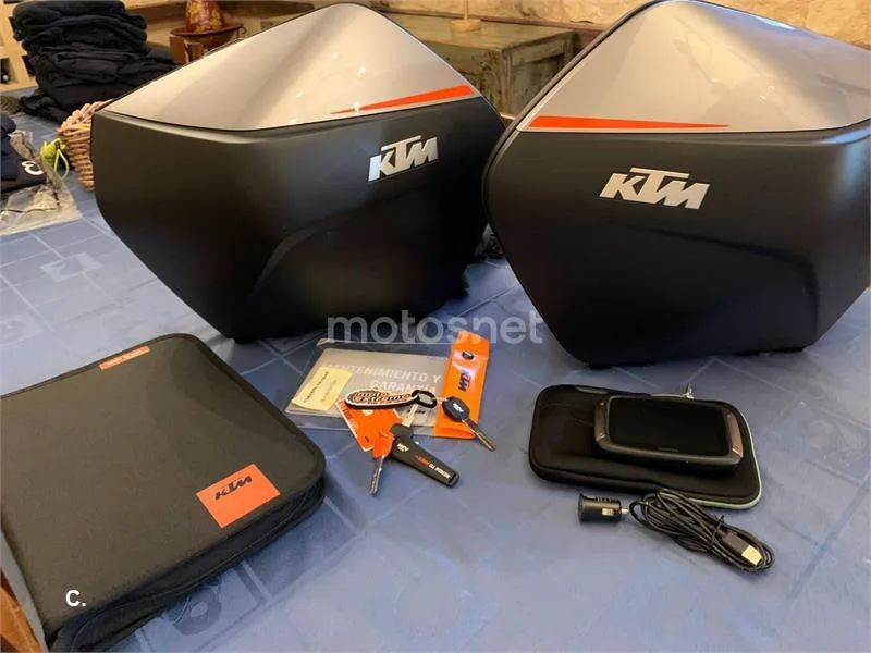 KTM 1290 Super Duke GT - Vista 12