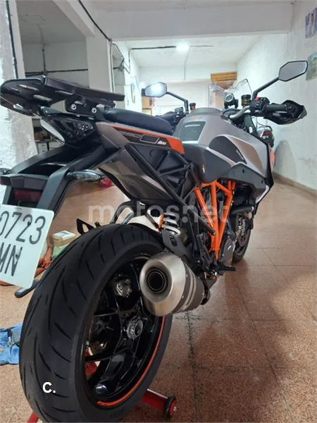 KTM 1290 Super Duke GT - Vista 6