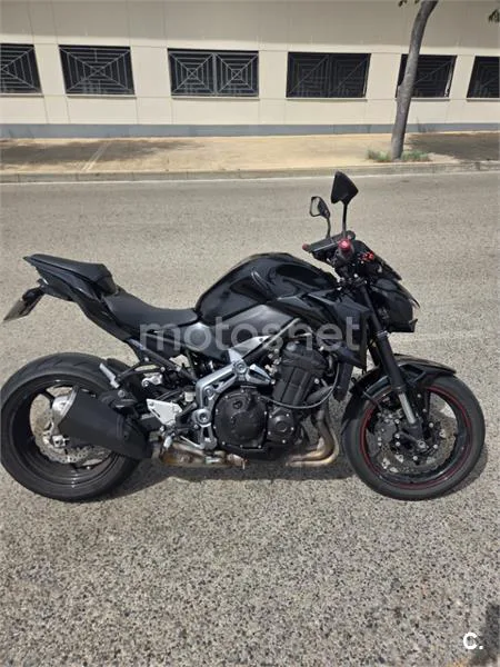 Kawasaki Z900 - Vista 3
