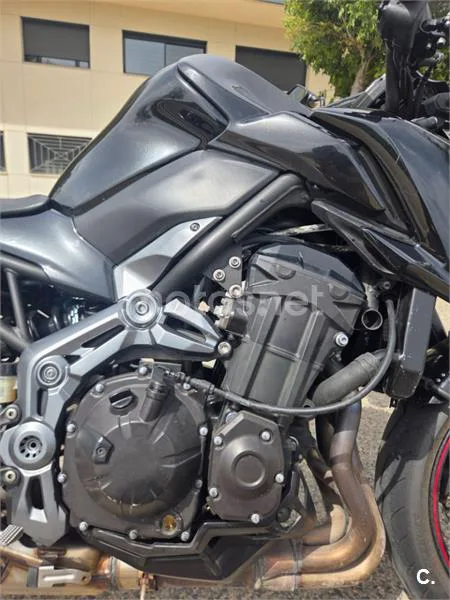 Kawasaki Z900 - Vista 4