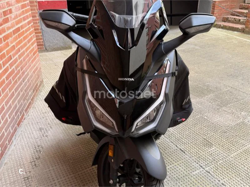 Honda Forza 125 - Vista 3