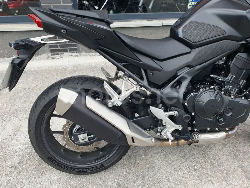 Honda CB750 Hornet - Vista 4