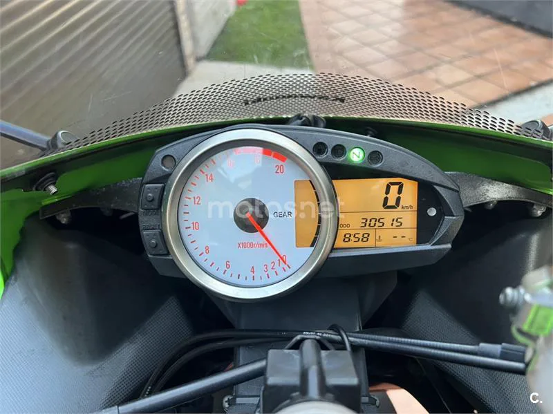Kawasaki Ninja ZX-6R - Vista 4