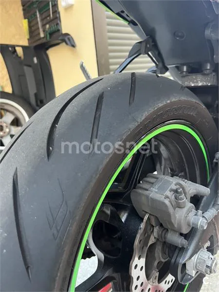 Kawasaki Ninja ZX-6R - Vista 5