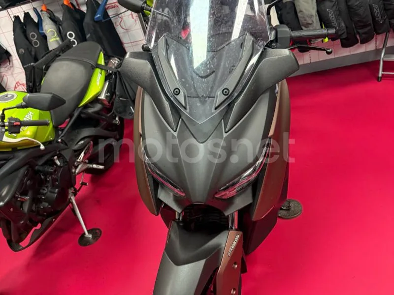 Yamaha XMAX 300 3700 € 2017 A Coruña - 1