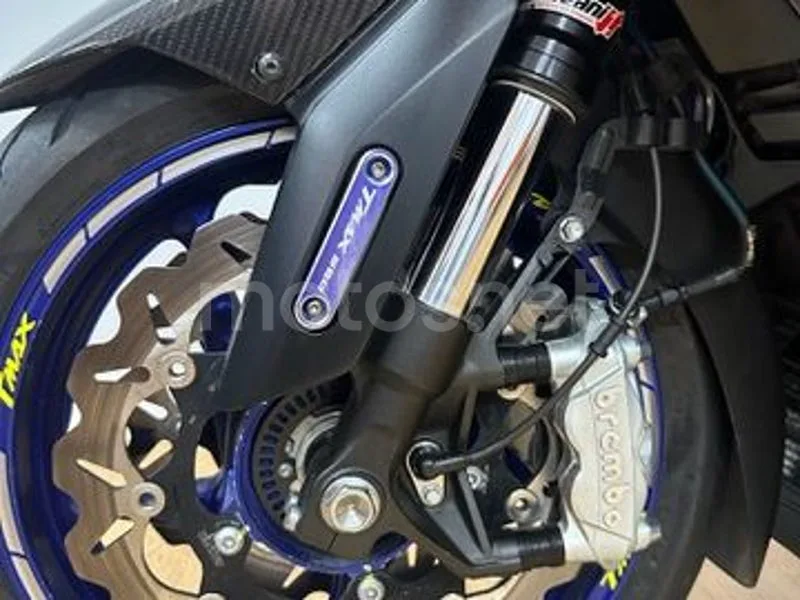 Yamaha TMAX 560 - Vista 17