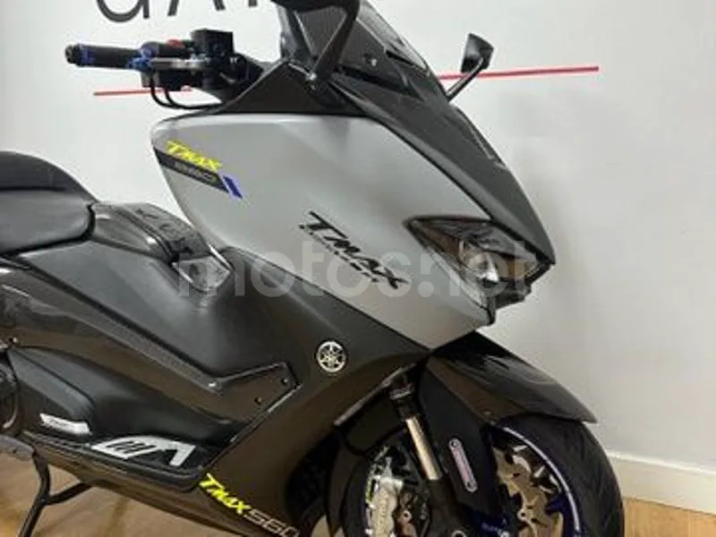 Yamaha TMAX 560 - Vista 28