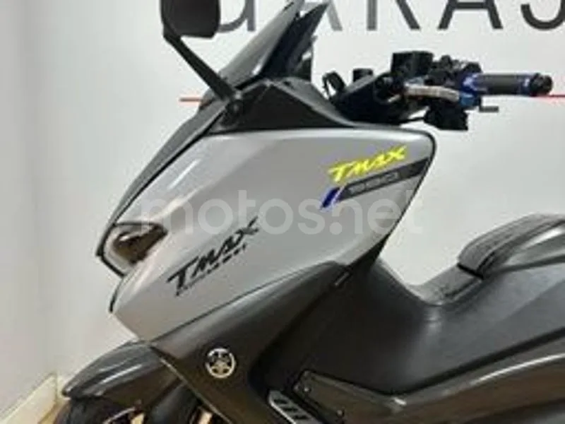 Yamaha TMAX 560 - Vista 6