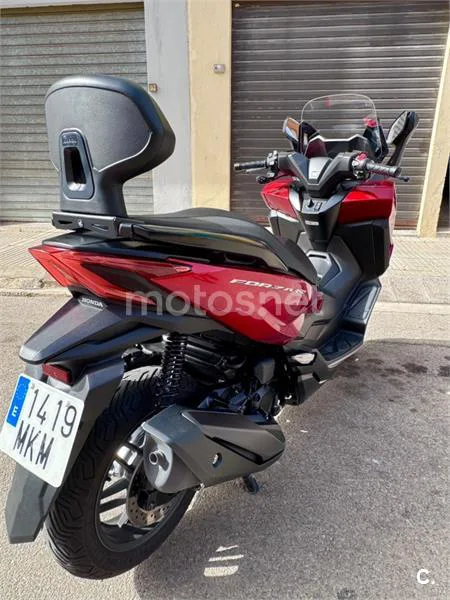 Honda Forza 350 - Vista 5