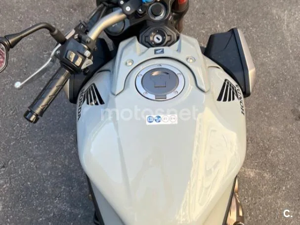 Honda CB650R - Vista 8