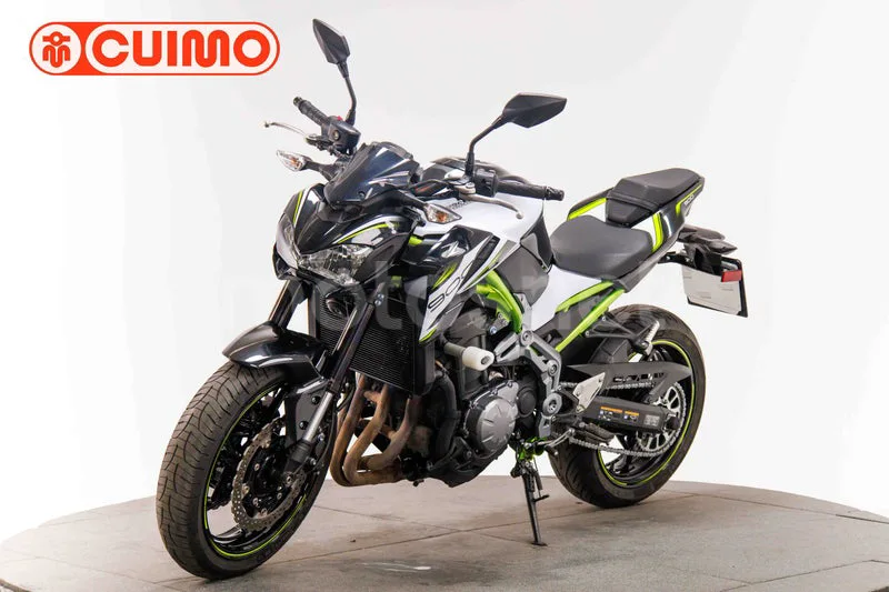 Kawasaki Z900 - Vista 10